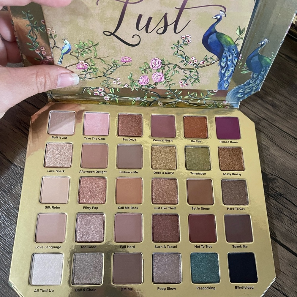 Makeup Bundle - Picture 10 of 11